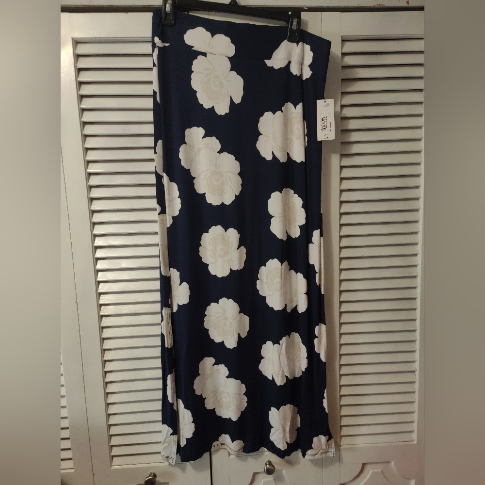 A N.A. brand long skirt in Navy, white and cream